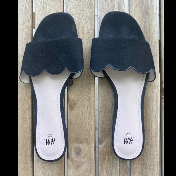 Sandals Black H&M size 7,5 scalloped One band 38 - Picture 1 of 4